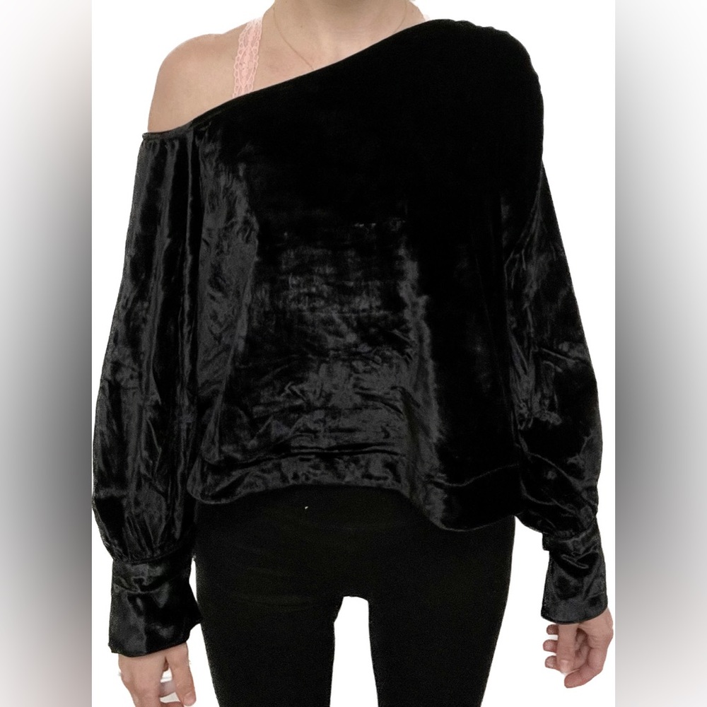 Free People black velvet off-the-shoulder blouse - NWT